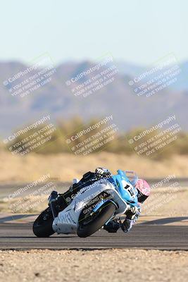 media/Dec-07-2025-CVMA (Sun) [[3e7d2de5dc]]/Race 16-Formula Middleweight/